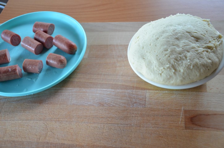 Brioches Del Mattino Cornetti E Treccine Di Pasta